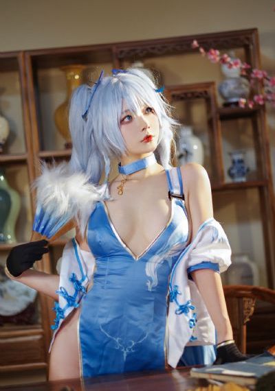 年轻的女教师在线观看
